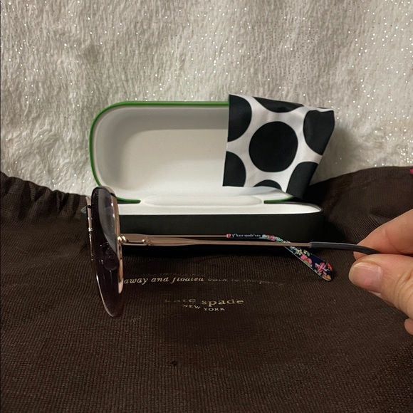 kate spade ombre lense Sunglasses with Floral Temples NEW with case & a dustbag - Picture 4 of 7